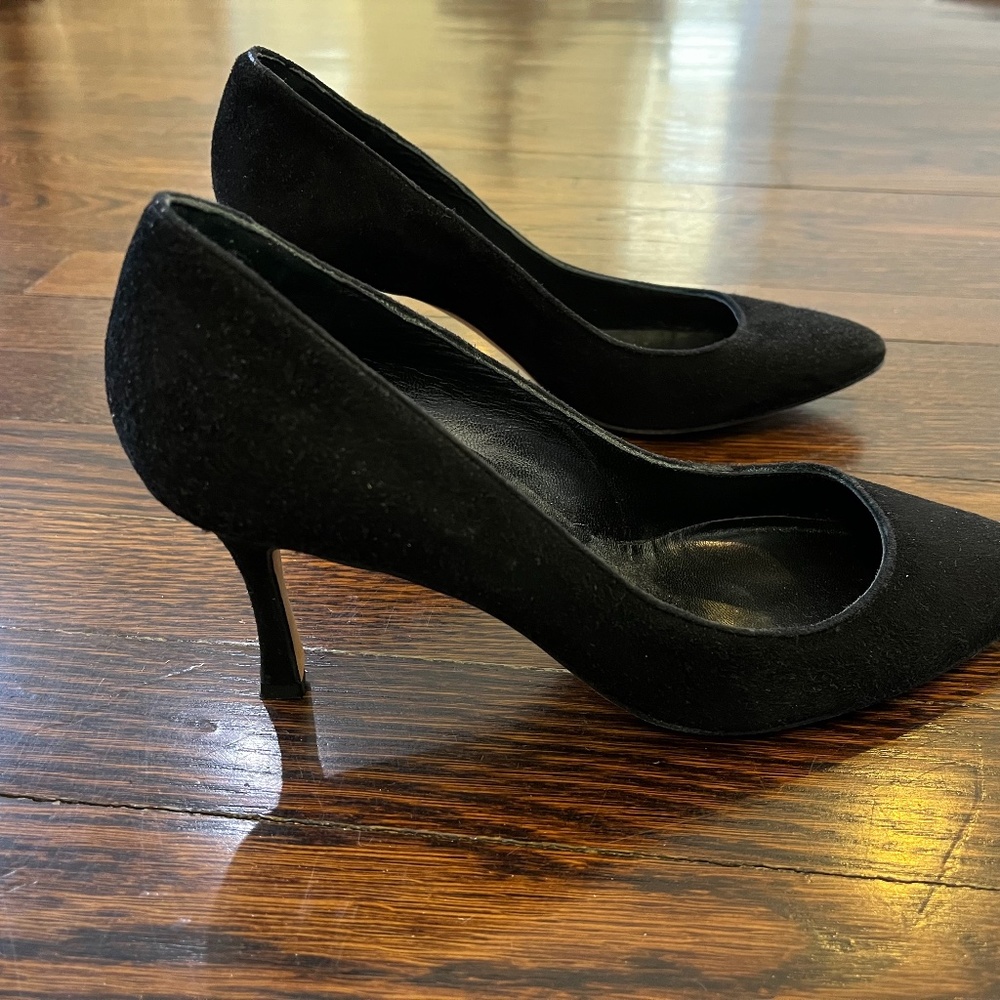 Manolo Blahnik Black Suede Pointed-Toe Pumps